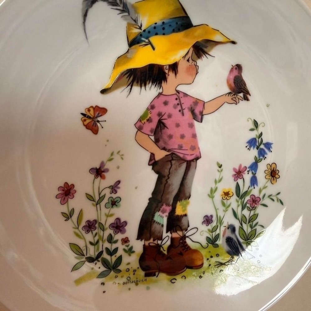 Gisela Gottschlich Collector Plate – Little Girl with Bird - Picture 2 of 4